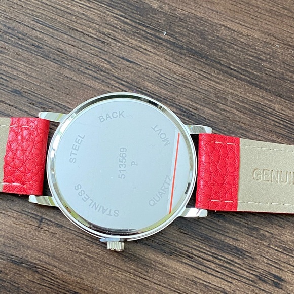 Stainless steel back watches in Genuine leather - Picture 10 of 13